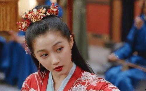 吃瓜喝醉女生,一场关于青春与成长的狂欢