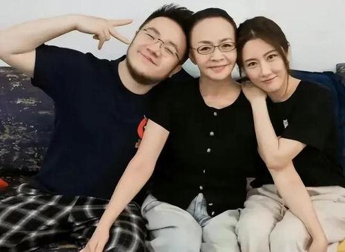 吃瓜系统上综艺爆瓜,揭秘明星幕后故事，吃瓜群众狂欢时刻